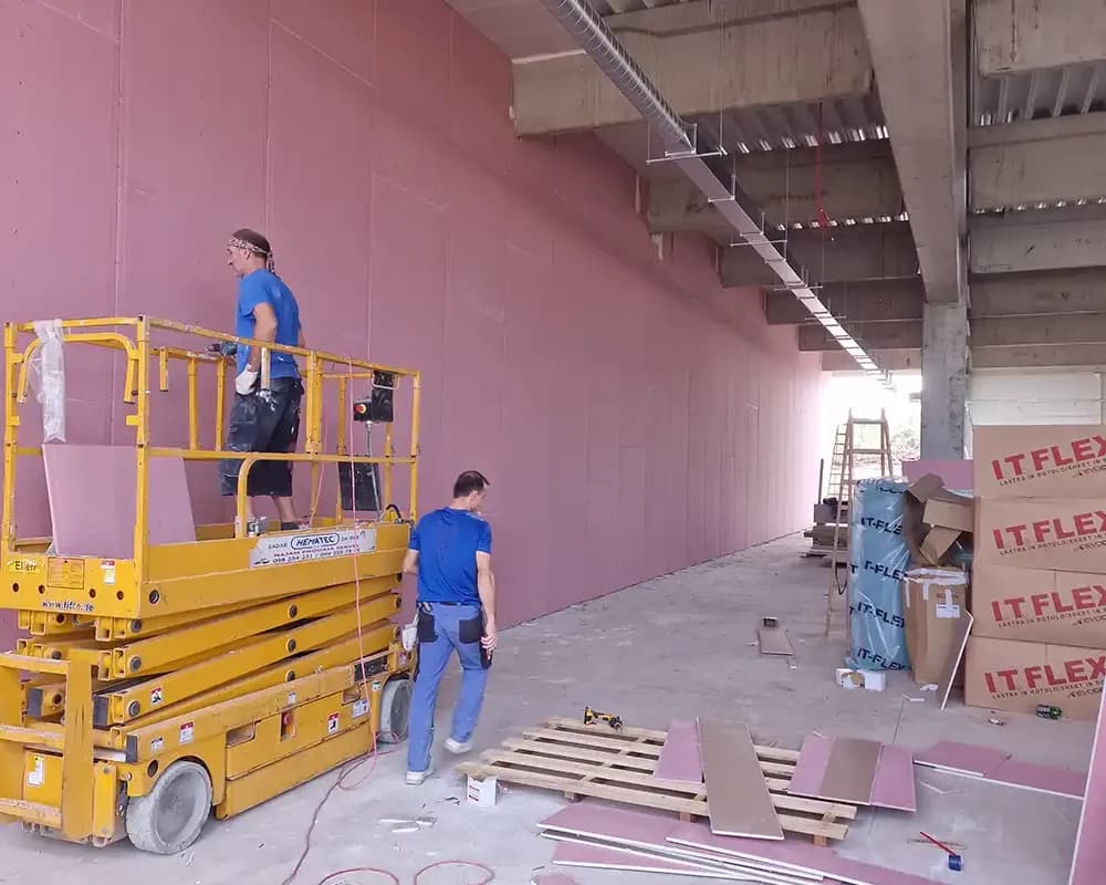 Montaža Knauf pregradnog zida uz radnu platformu u poslovnom prostoru